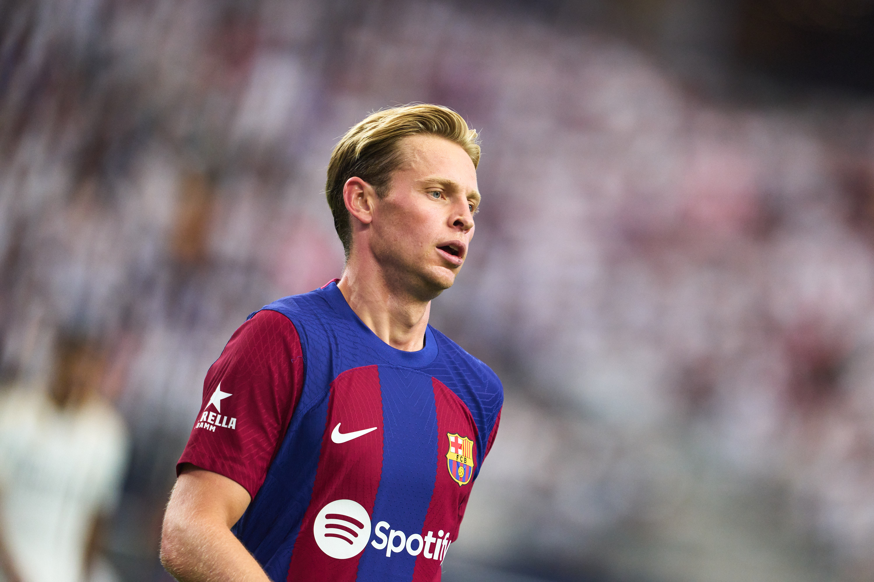 Review F.De Jong Hard Worker : Tiền vệ hàng đầu cho Barca hiện tại -